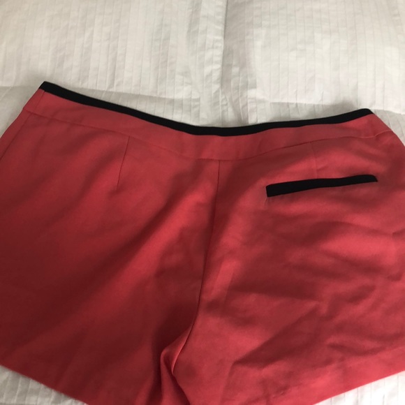 Shorts - Picture 2 of 3